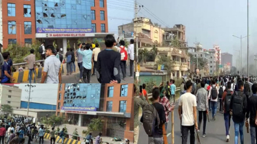 কলেজ শিক্ষার্থীদের ভাঙচুর : সংঘর্ষে রণক্ষেত্র ডেমরা