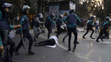 রাজধানীতে ম্যাটস শিক্ষার্থীদের ওপর পুলিশের লাঠিপেটা : আহত ১৮