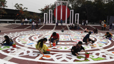 ভাষা শহীদদের শ্রদ্ধা জানাতে প্রস্তুত কেন্দ্রীয় শহীদ মিনার