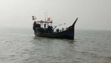 বঙ্গোপসাগরে ট্রলারে জলদস্যুদের হামলা : জেলে গুলিবিদ্ধ