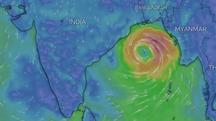 প্রবল ঘূর্ণিঝড়ে রূপ নিলো দানা : রাতেই আঘাত হানতে পারে