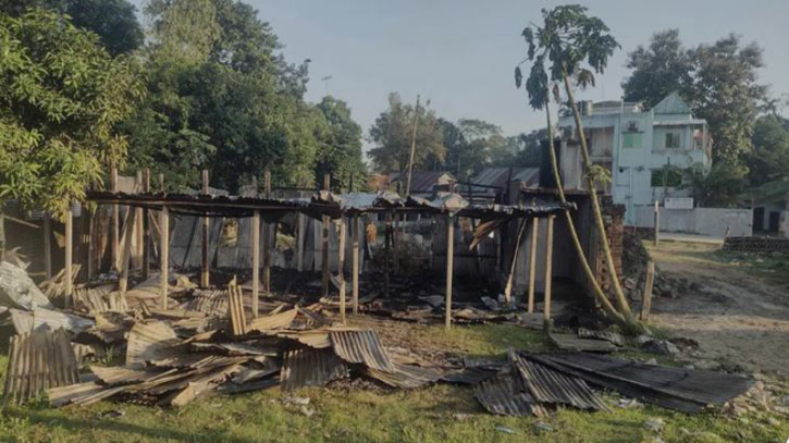 জামালপুরে আওয়ামী লীগ নেতার কার্যালয় পুড়িয়ে দিল দুর্বৃত্তরা