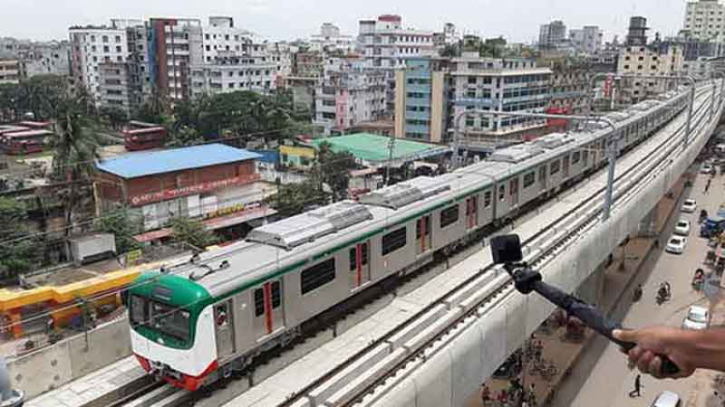 প্রথমবারের মতো শুক্রবার চলছে মেট্রোরেল : খুলেছে কাজীপাড়া স্টেশন